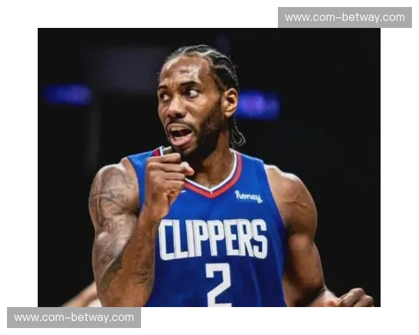 快船击败雷霆 但伦纳德比赛末段伤退引发深度担忧 快船击败雷霆 但伦纳德比赛末段伤退引发深度担忧